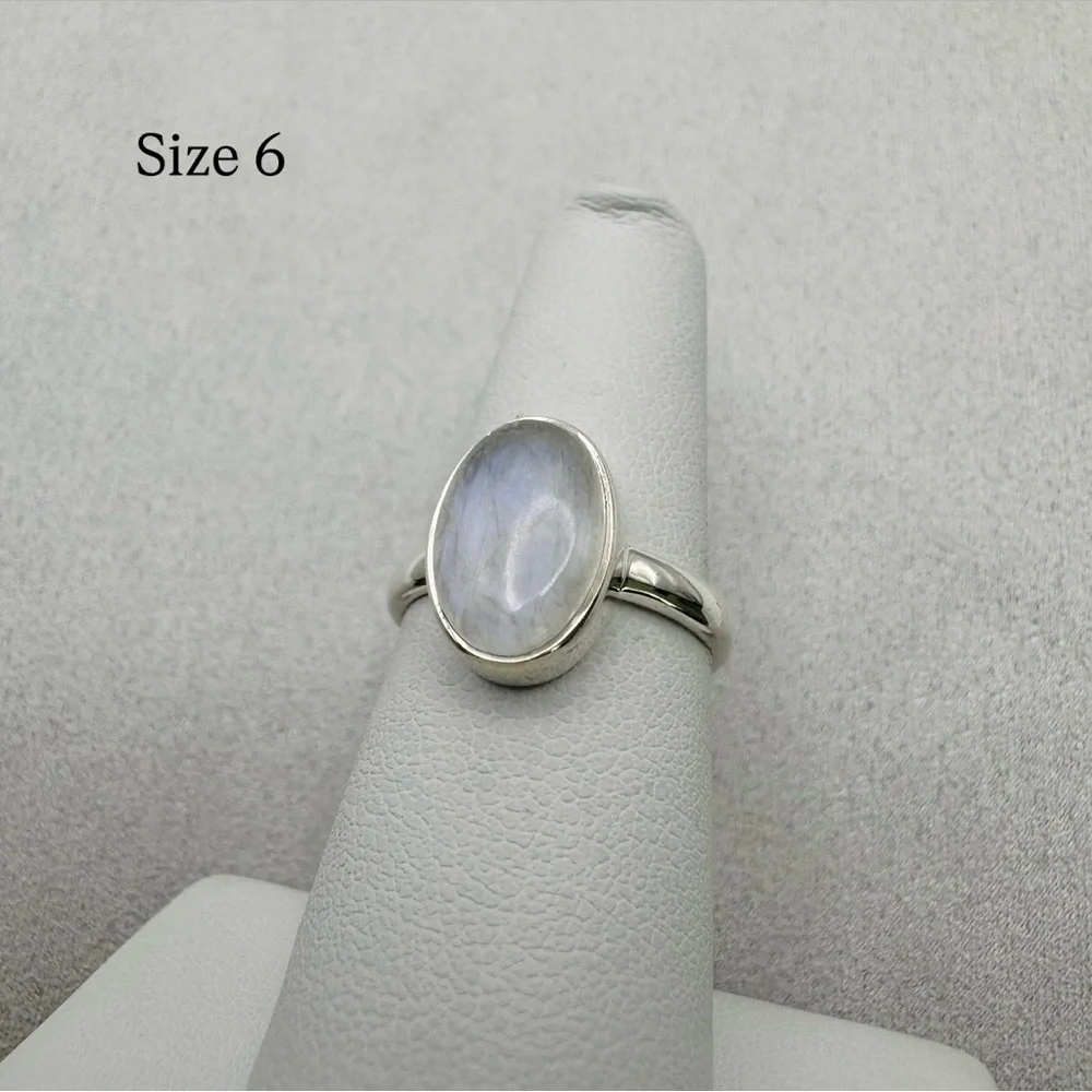 Rainbow Moonstone Sterling Silver Oval Ring - Picture 3 of 5